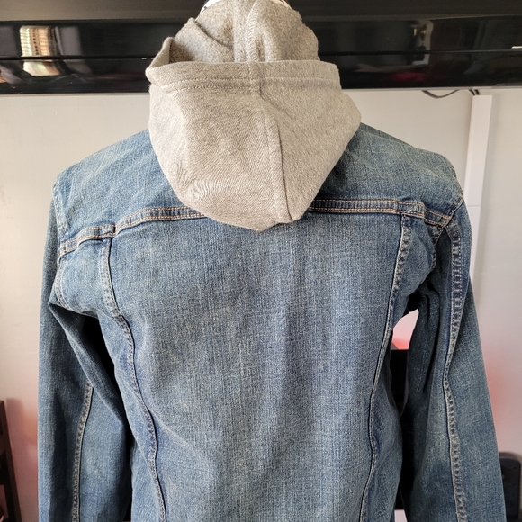 Old navy hooded jean jacket - Picture 2 of 4